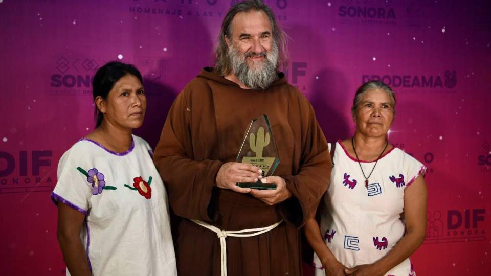 Premia Gobierno de Sonora a personas mayores con el Reconocimiento Sahuaro 2023